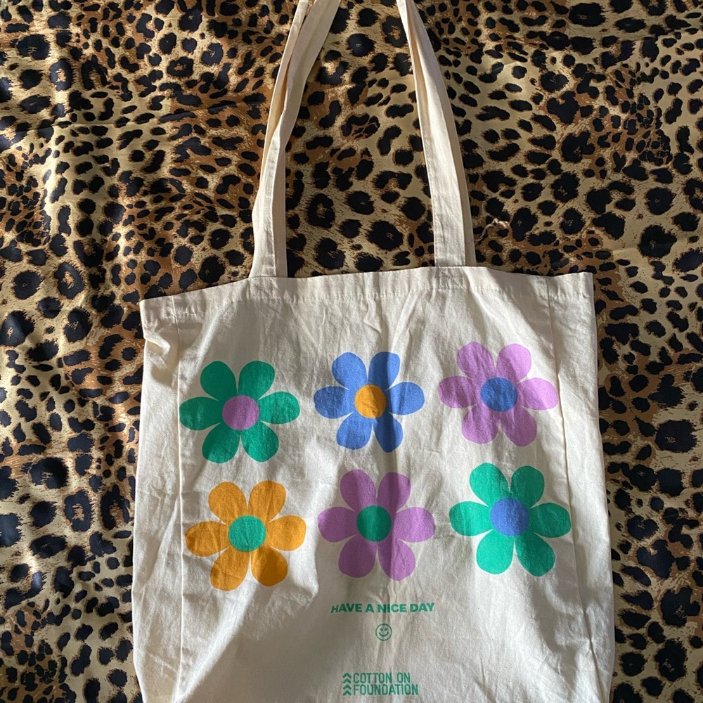 Tote bag